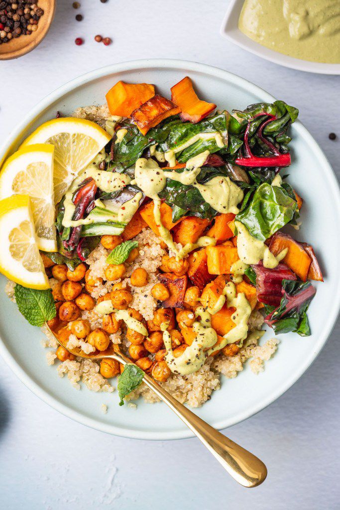 

<p>Buddha bowl with poblano and tahini sauce</p>
<p>“><figcaption class=