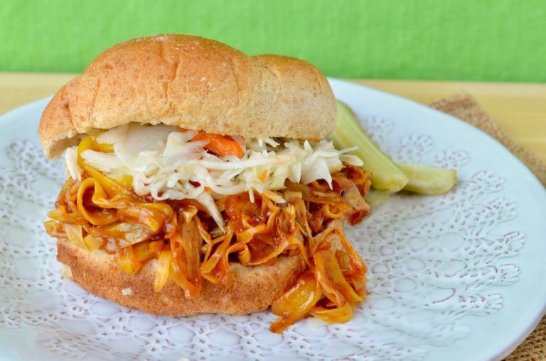 

<p></noscript>Jackfruit barbecue sandwich</p>
<p>“><figcaption class=