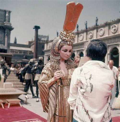 FILE - This May 8, 1962 file photo shows actress Elizabeth Taylor on the set of the movie 