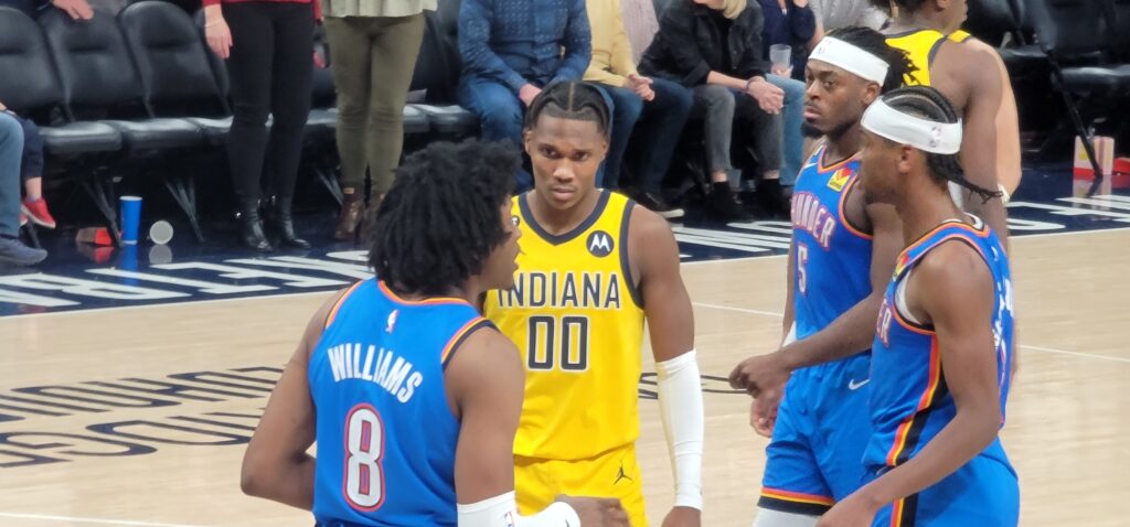 Benedict Mathurin (00) preparing to guard Jalen Williams (8) during a game versus the OKC Thunder on March 31.