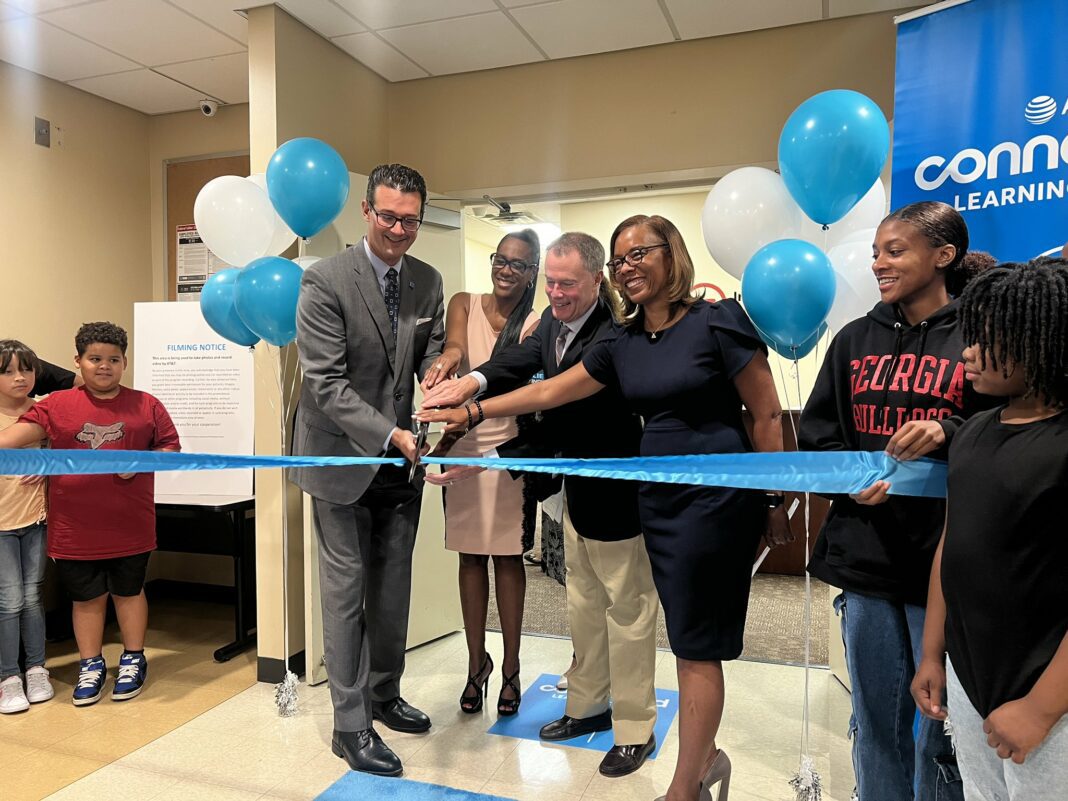 Indianapolis Urban League receives first AT&T Connected Learning Center