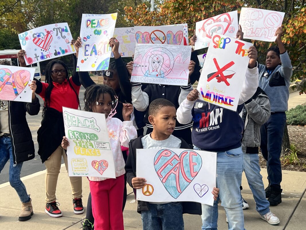 Indianapolis kids take a pledge against gun violence 