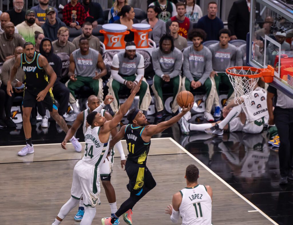 Milwaukee Bucks at Indiana Pacers, Gainbridge Fieldhouse, Indianapolis, IN, November 9, 2023. Photo by Walt Thomas.