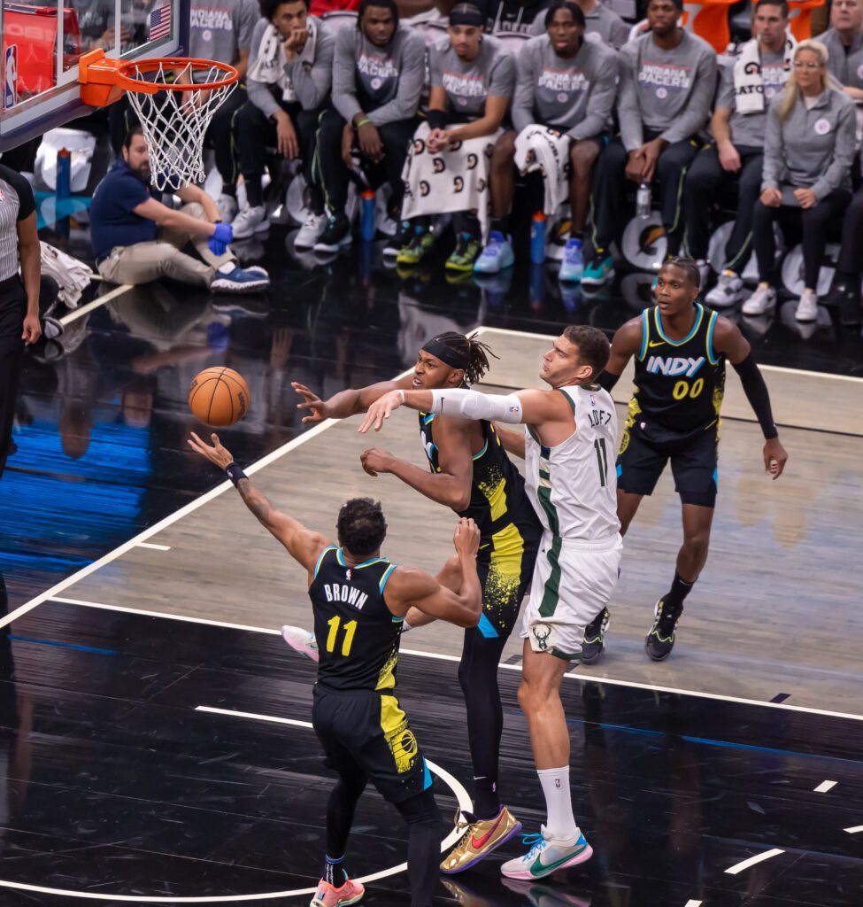 Milwaukee Bucks at Indiana Pacers, Gainbridge Fieldhouse, Indianapolis, IN, November 9, 2023. Photo by Walt Thomas.