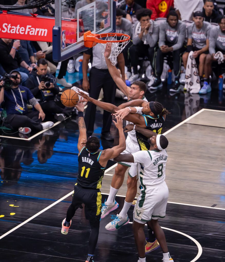 Milwaukee Bucks at Indiana Pacers, Gainbridge Fieldhouse, Indianapolis, IN, November 9, 2023. Photo by Walt Thomas.