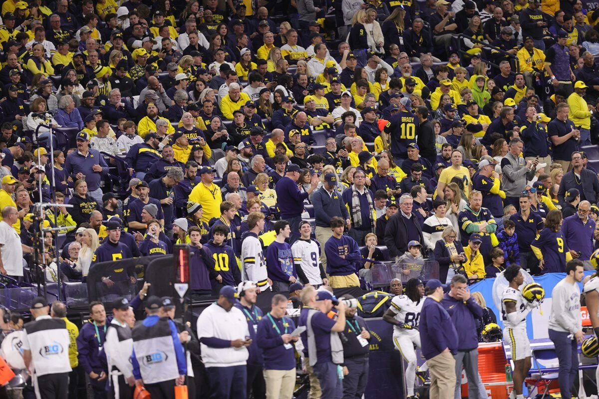 fans at 2023 Big Ten Championship Game.