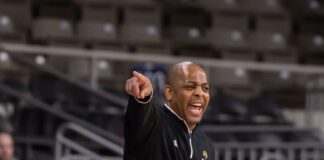 IUPUI men's basketball head coach Matt Crenshaw during the basketball game against the Robert Morris Colonials at Indiana Farmers Coliseum, located near Indianapolis' eastside, on January 20, 2024. (Photo/Walt Thomas)