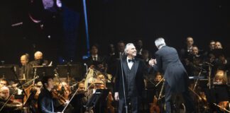 Andrea Bocelli performing with the Indianapolis Symphony Orchestra at Gainbridge Fieldhouse, Dec. 7, 2022. (Photo/Tom Russo)