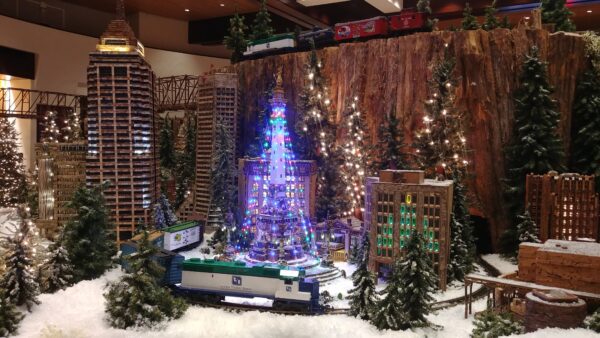 families at jingle rails