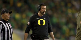 Oregon Ducks head coach Dan Lanning.