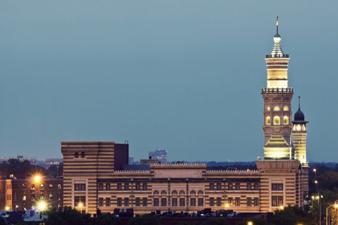 Murat Shrine in Indianapolis The Murat Shrine of Indiana and On-Stage LIVE! Entertainment are coming together to create the first dinner theater experience in the downtown area complete with musical revue production shows.
