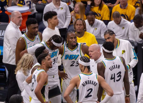 The Indiana Pacers in a huddle listening to head coach Rick Carlisle. (Photo/Walt Thomas)
