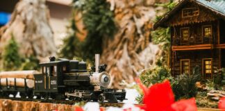 The Eiteljorg Museum's Jingle Rails and Winter Markets is one of many family-friendly activities Hoosiers can explore alcohol-free during the holidays. (Photo/Michael Durr)