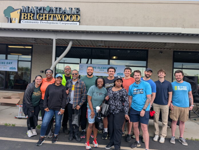 1023 This year, Spring Cleaning Day saw more than 87 volunteers alongside Brick and Ember Outfitters spread out amongst 17 African American households in the community from 8 a.m. to 1 p.m. on April 24. (Photo/Ashley Landrum)