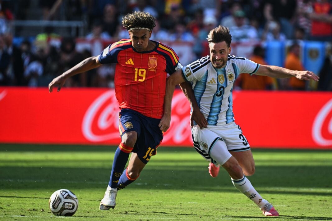 La Roja overcomes La Albiceleste 1-0 at the New York/New Jersey Stadium to lift international football's ultimate trophy East Rutherford, New Jersey, United States – July 19, 2026: Lamine Yamal (L) and Nicolas Tagliafico (R). The Spain national team was crowned world champion after defeating Argentina 1-0 in the 2026 FIFA World Cup grand final. The decisive match was played at the New York/New Jersey Stadium (MetLife Stadium), where the European side managed to secure a narrow victory over La Albiceleste to achieve the ultimate glory in international football. (Photo by Pablo Elias/UNAR AGENCY/Sipa USA)(Sipa via AP Images)